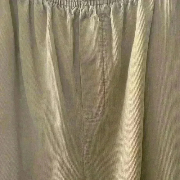 Cabin Creek 12 petite Tan Corduroy pull on with the Elastic waist comfortable - Picture 6 of 6